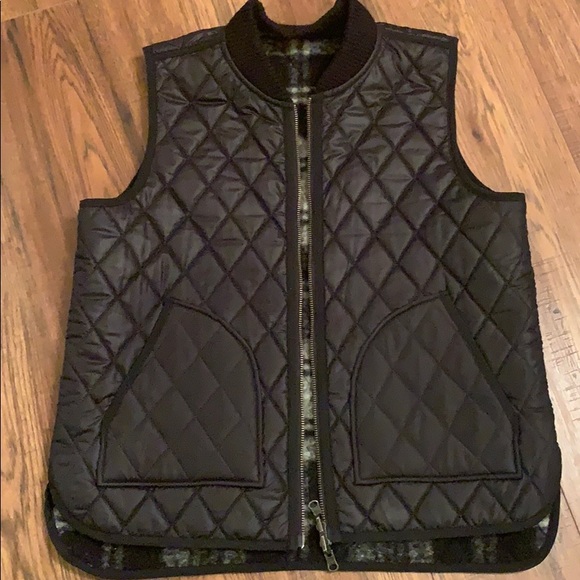 Reversible Plaid And Black Vest - Picture 3 of 5